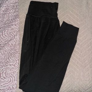 Grey athleta salutation jogger